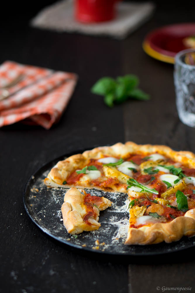 Schnell gemachte Pizza Napoli mit Artischocken 3